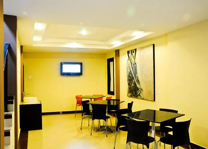 Hotel Collection O Near Bajra Sandi Monumen Formerly Grand Puri Ayu